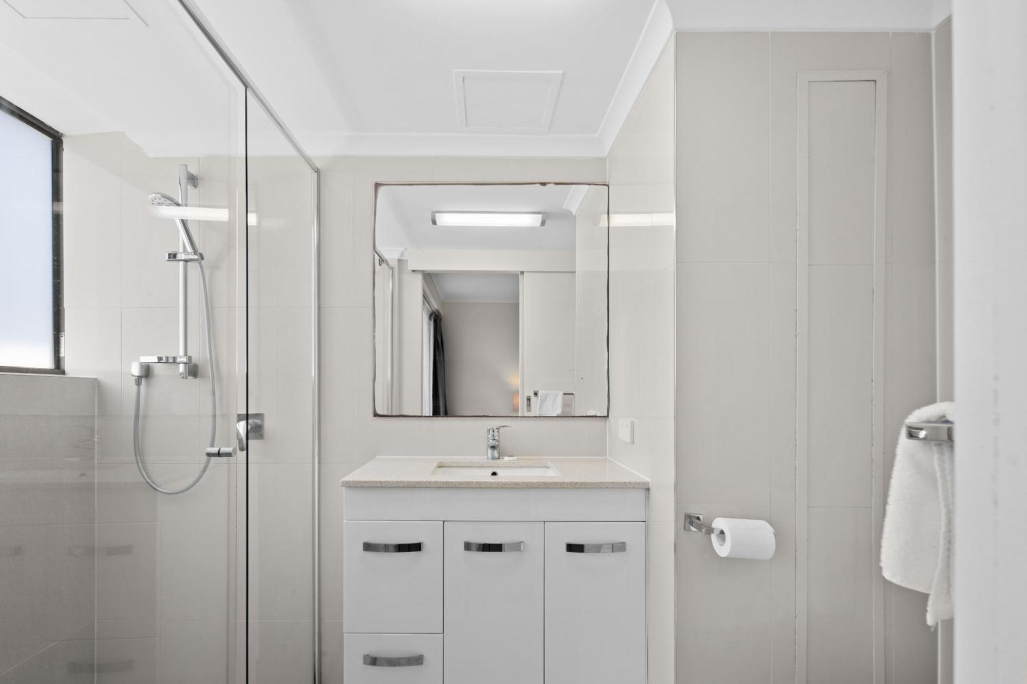 Apartment Surfside Court - Hosted By Burleigh Letting *